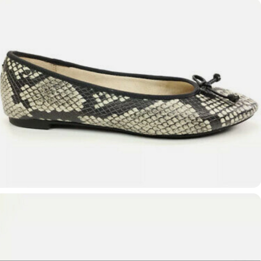 NWT Sam Edelman snakeskin flats, size 7